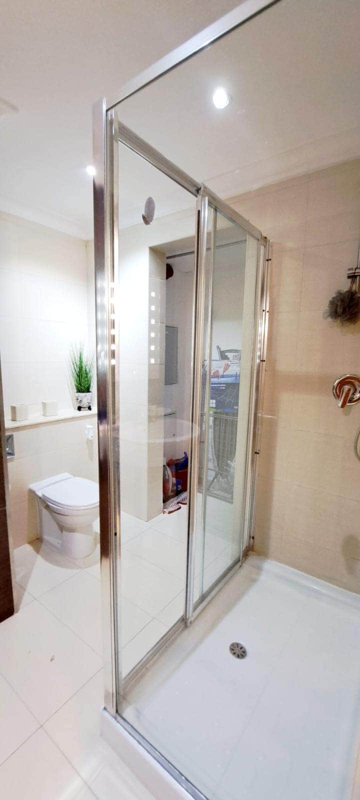 Bathroom full view